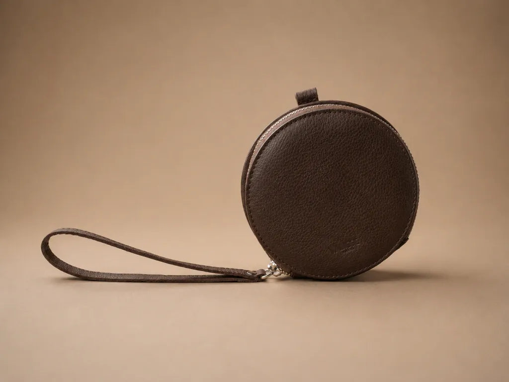 AURA-MINI POUCH EN CUERO CAFÉ VÍBORA