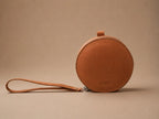AURA-MINI POUCH EN CUERO MIEL
